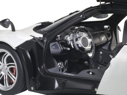 Pagani Huayra White 1/12 Model Car by Autoart by Autoart