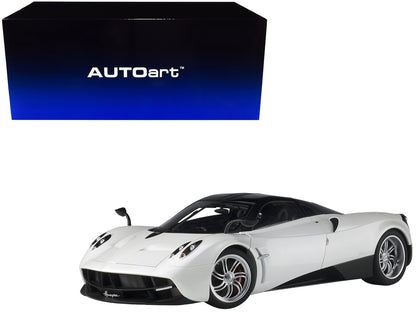 Pagani Huayra White 1/12 Model Car by Autoart by Autoart