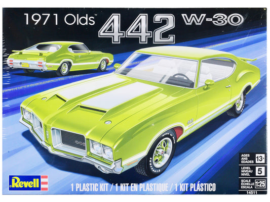 Level 5 Model Kit 1971 Oldsmobile 442 W-30 1/25 Scale Model by Revell by Revell