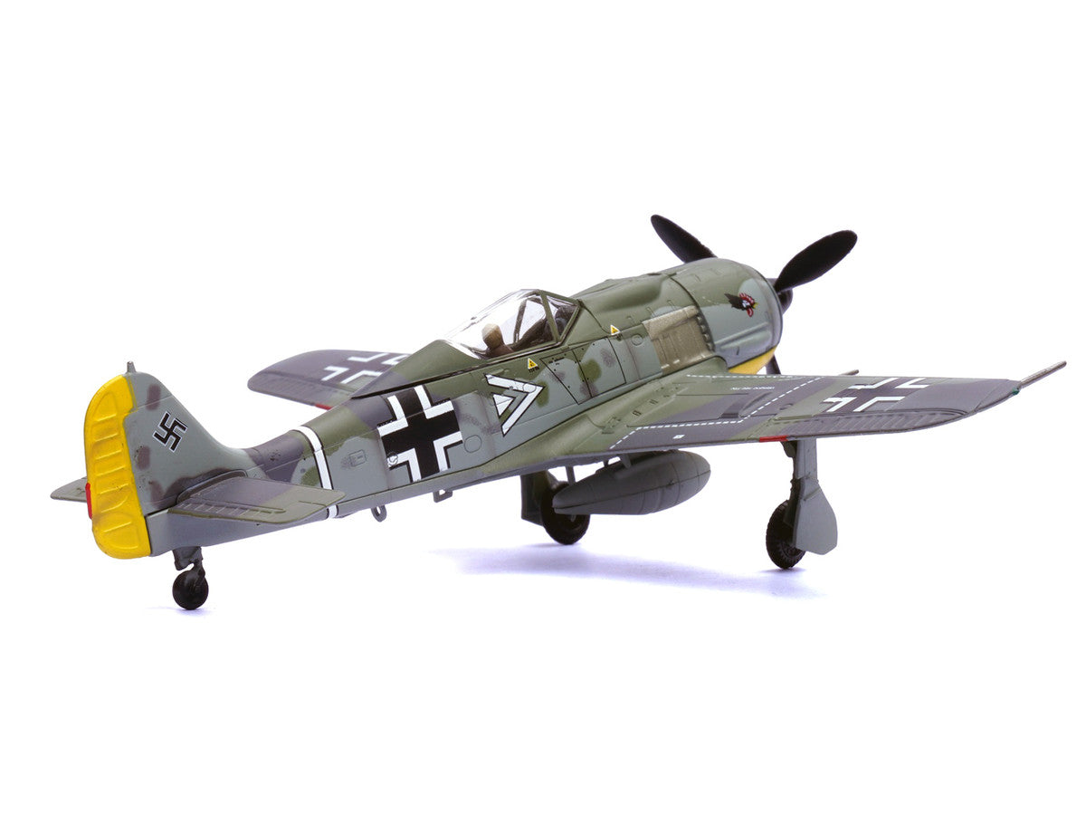 Focke-Wulf Fw 190A Aircraft "108-Victory Ace Hauptmann Hans 'Assi' Hahn Gruppenkommandeur III./JG 2 Richthofen France" (1942) German Luftwaffe 1/72 Diecast Model Airplane by Legion by Legion