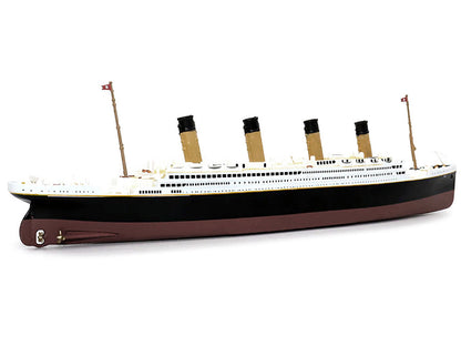RMS Titanic Passenger Ship 1/1250 Diecast Model by Legendary Cruise Ships by Legendary Cruise Ships