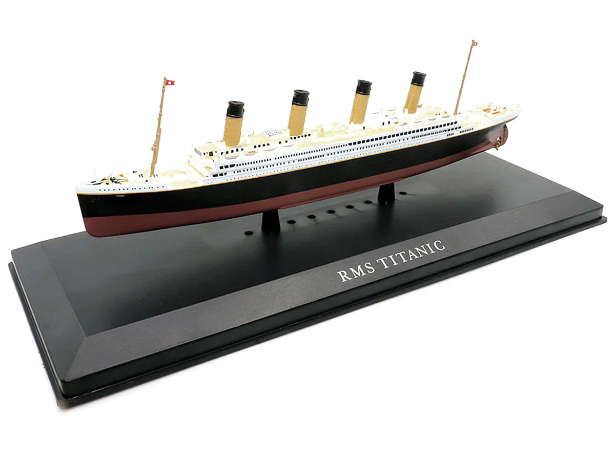 RMS Titanic Passenger Ship 1/1250 Diecast Model by Legendary Cruise Ships by Legendary Cruise Ships