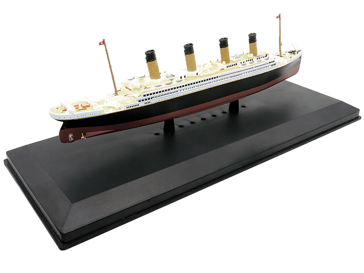 RMS Titanic Passenger Ship 1/1250 Diecast Model by Legendary Cruise Ships by Legendary Cruise Ships