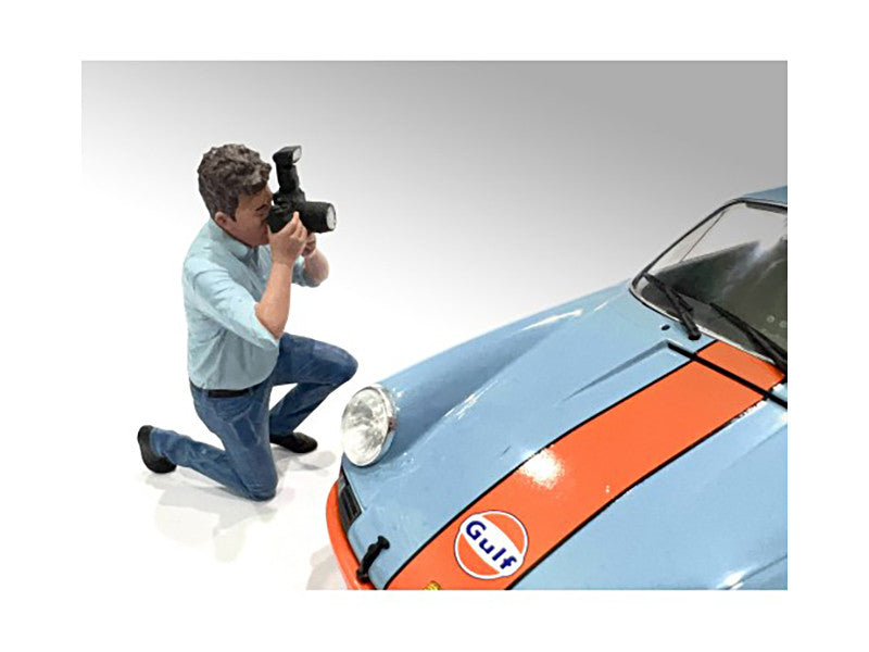 "Photographers" Figure #3 for 1/18 Scale Models by American Diorama by American Diorama