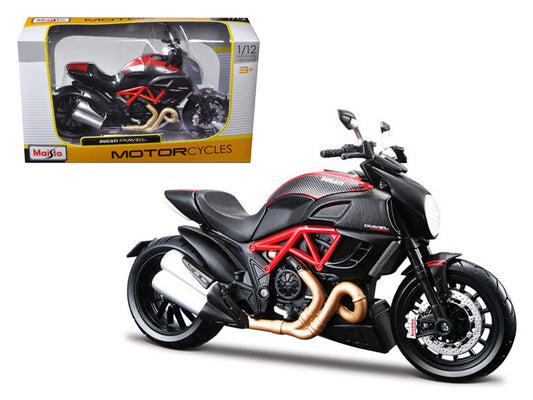 Ducati Diavel Red and Carbon 1/12 Diecast Motorcycle Model by Maisto by Maisto