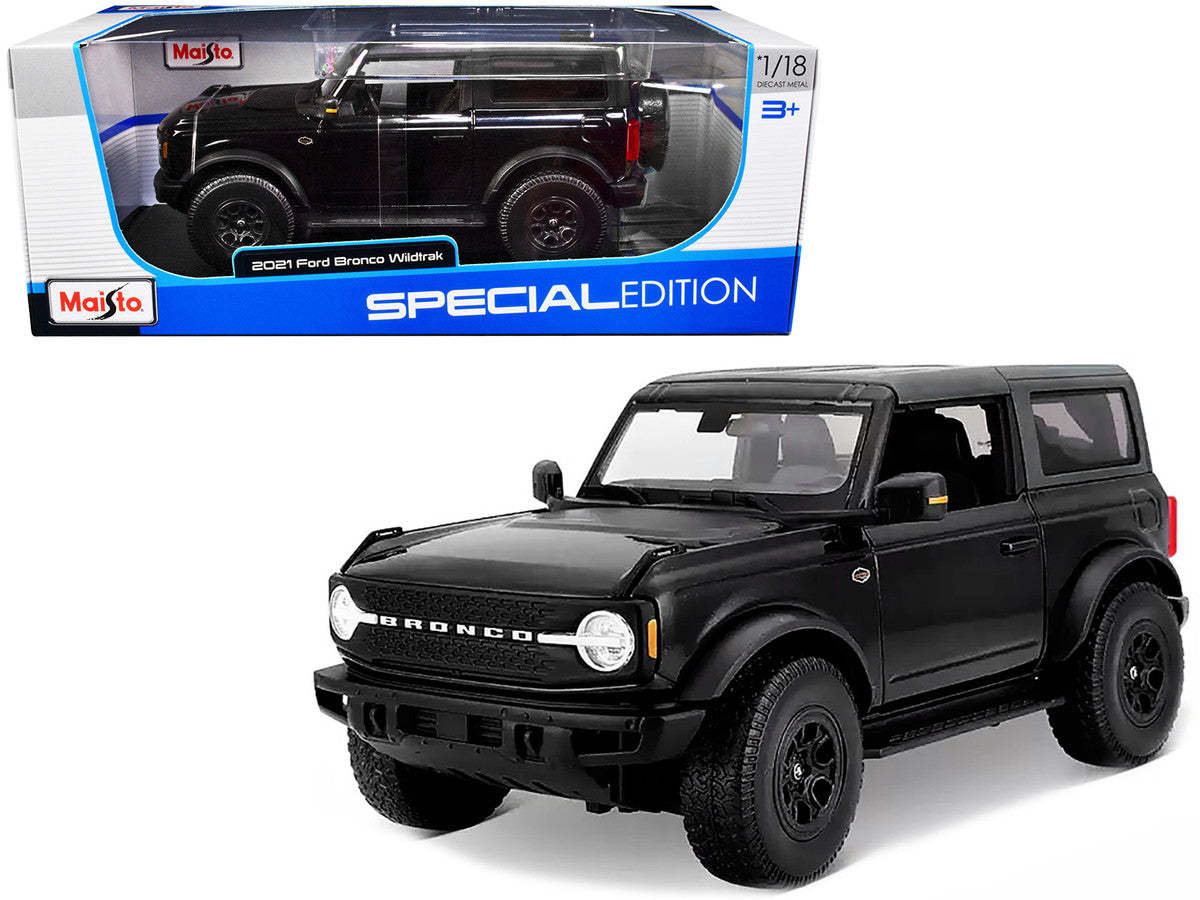 2021 Ford Bronco Wildtrak Black Metallic with Dark Gray Top "Special Edition" 1/18 Diecast Model Car by Maisto by Maisto