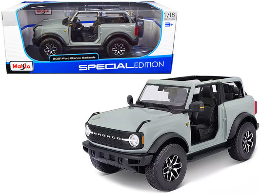 2021 Ford Bronco Badlands Light Gray "Special Edition" 1/18 Diecast Model Car by Maisto by Maisto