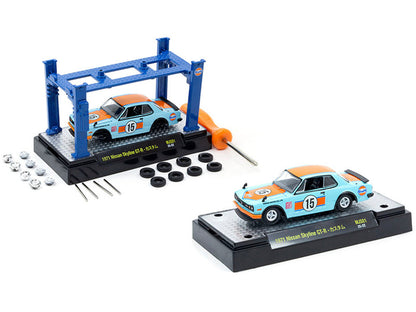 1971 Nissan Skyline GT-R RHD (Right Hand Drive) #15 "Gulf Oil" Light Blue and Orange "Auto-Lifts" Series Limited Edition to 3300 pieces Worldwide 1/64 Diecast Model Car by M2 Machines by M2