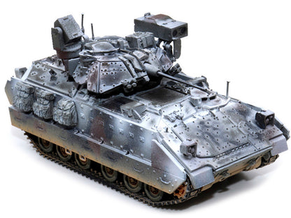 United States M2A3 Bradley IFV (Infantry Fighting Vehicle) Camouflage (Snowy Version) "NEO Dragon Armor" Series 1/72 Plastic Model by Dragon Models by Dragon Models