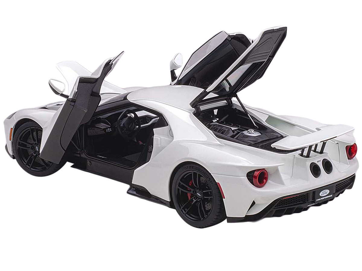 2017 Ford GT Frozen White 1/18 Model Car by Autoart by Autoart