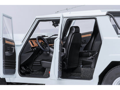Lamborghini LM002 Bianco Polo Park White 1/18 Model Car by Autoart by Autoart