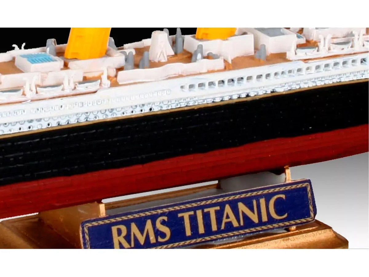 Level 4 Model Kit R.M.S. Titanic All-Included Kit 1/1200 Scale Model by Revell by Revell