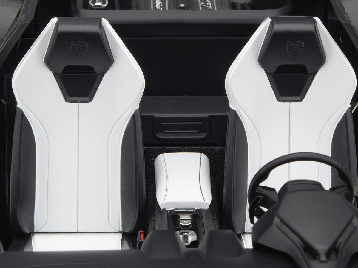 Lamborghini Huracan GT "LB-Silhouette Works" White with Black 1/18 Model Car by Autoart by Autoart