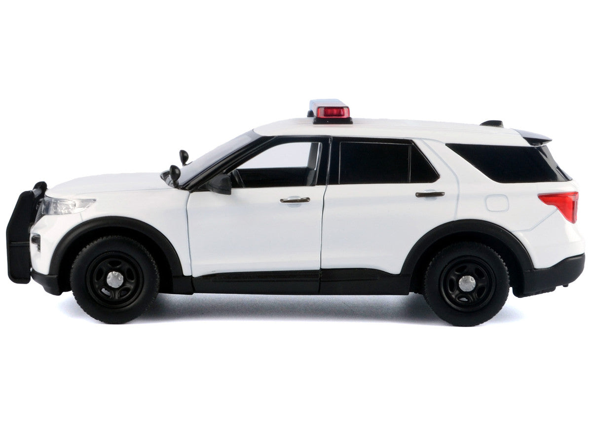 2022 Ford Police Interceptor Utility Plain White "Builder's Kit" with Flashing Light Bar and Front and Rear Lights and Sounds 1/24 Diecast Model Car by Motormax by Motormax