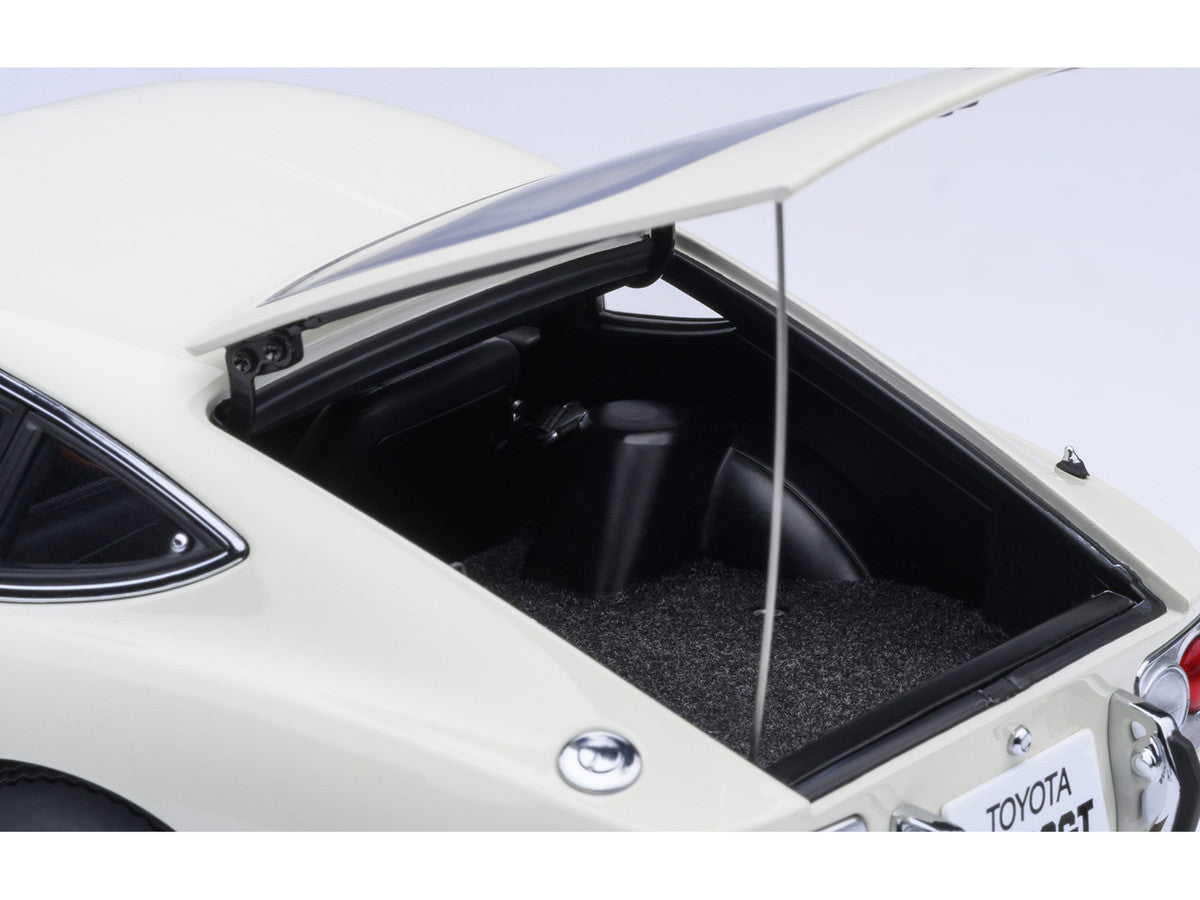 1967 Toyota 2000GT RHD (Right Hand Drive) White 1/18 Model Car by Autoart by Autoart