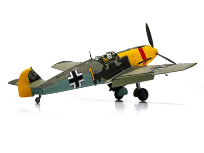 Messerschmitt Bf 109E-4/B Jabo Fighter-Bomber Aircraft "Oberleutnant Walter Rupp 3./JG53 RAF Manston Battle of Britain" (1940) German Luftwaffe "The Aviation Archive" Series 1/72 Diecast Model by Corgi by Corgi
