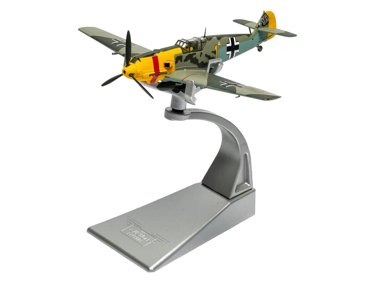 Messerschmitt Bf 109E-4/B Jabo Fighter-Bomber Aircraft "Oberleutnant Walter Rupp 3./JG53 RAF Manston Battle of Britain" (1940) German Luftwaffe "The Aviation Archive" Series 1/72 Diecast Model by Corgi by Corgi