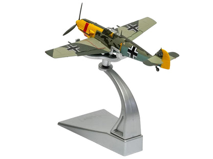 Messerschmitt Bf 109E-4/B Jabo Fighter-Bomber Aircraft "Oberleutnant Walter Rupp 3./JG53 RAF Manston Battle of Britain" (1940) German Luftwaffe "The Aviation Archive" Series 1/72 Diecast Model by Corgi by Corgi