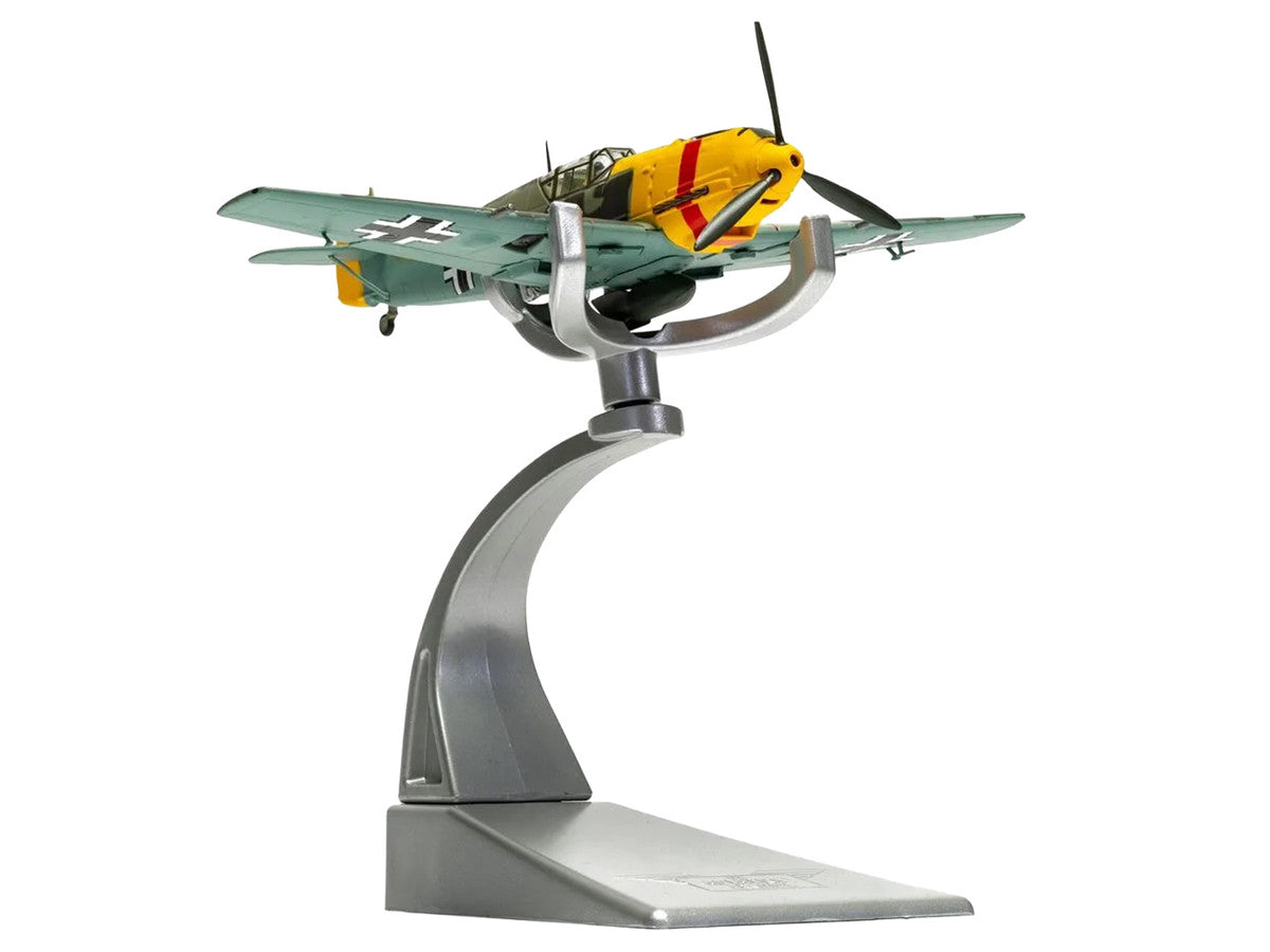 Messerschmitt Bf 109E-4/B Jabo Fighter-Bomber Aircraft "Oberleutnant Walter Rupp 3./JG53 RAF Manston Battle of Britain" (1940) German Luftwaffe "The Aviation Archive" Series 1/72 Diecast Model by Corgi by Corgi