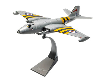 English Electric Canberra B.6 Aircraft "WT370 Wg. Cdr. Paul Mallorie No.139 Squadron Operation Musketeer" (1956) Royal Air Force "The Aviation Archive" Series 1/72 Diecast Model Car by Corgi by Corgi
