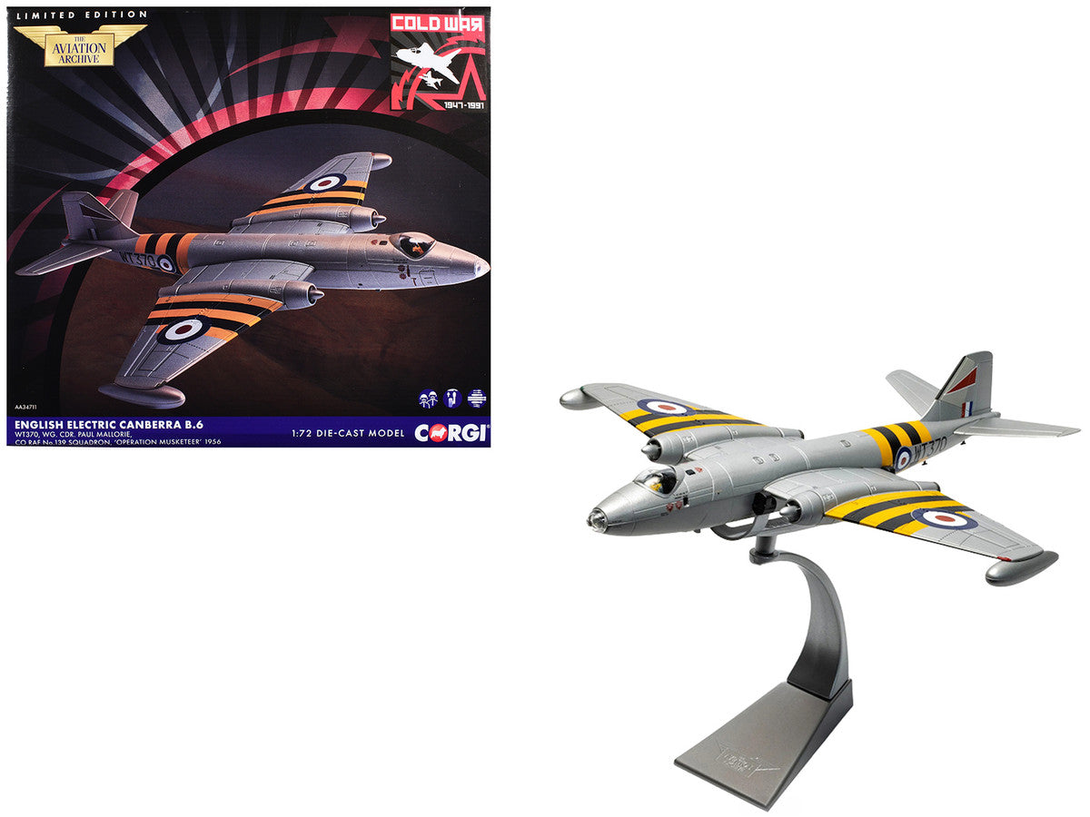 English Electric Canberra B.6 Aircraft "WT370 Wg. Cdr. Paul Mallorie No.139 Squadron Operation Musketeer" (1956) Royal Air Force "The Aviation Archive" Series 1/72 Diecast Model Car by Corgi by Corgi