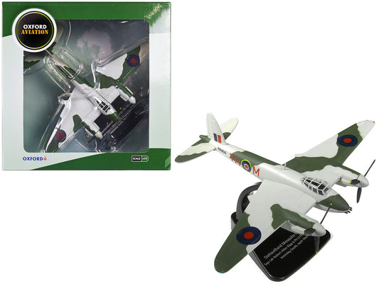 DeHavilland Mosquito FB MKVI Combat Aircraft "Sqd. Ldr. Robert Allen Kip and Flt. Lt. Peter Huletsky Holmsley South" (1944) Royal Air Force "Oxford Aviation" Series 1/72 Diecast Model Airplane by Oxford Diecast by Oxford Diecast