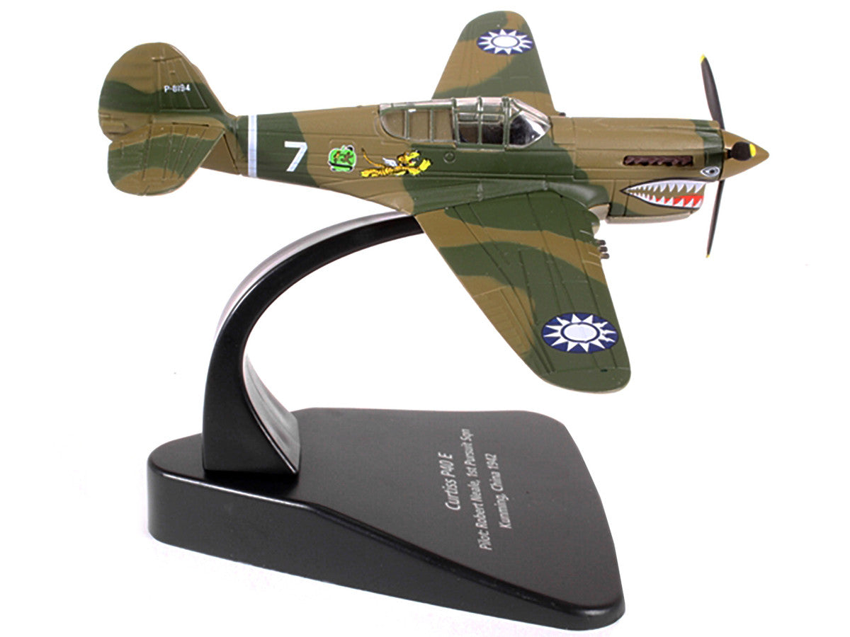 Curtiss P40 E Warhawk Fighter Plane Pilot: Robert Neale 1st Pursuit Squadron Kunming China (1944) "Oxford Aviation" Series 1/72 Diecast Model Airplane by Oxford Diecast by Oxford Diecast