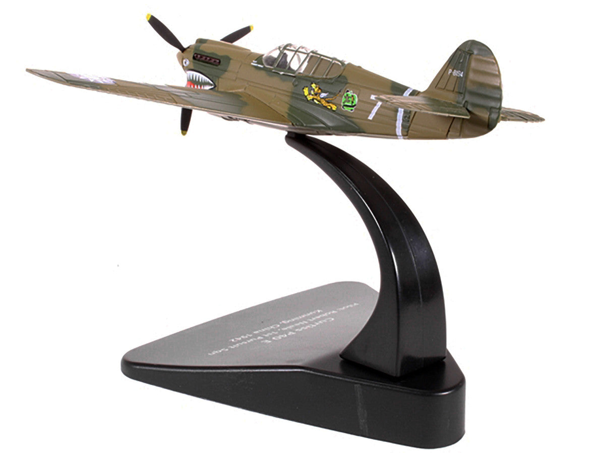 Curtiss P40 E Warhawk Fighter Plane Pilot: Robert Neale 1st Pursuit Squadron Kunming China (1944) "Oxford Aviation" Series 1/72 Diecast Model Airplane by Oxford Diecast by Oxford Diecast