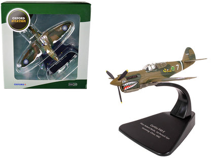 Curtiss P40 E Warhawk Fighter Plane Pilot: Robert Neale 1st Pursuit Squadron Kunming China (1944) "Oxford Aviation" Series 1/72 Diecast Model Airplane by Oxford Diecast by Oxford Diecast