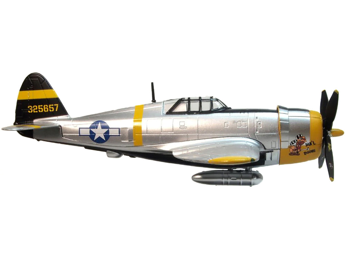 Republic P-47D Thunderbolt Fighter Plane USAAF "Captain Daniel Boone 333rd Fighter Squadron 318th Fighter Group" "Oxford Aviation" Series 1/72 Diecast Model Airplane by Oxford Diecast by Oxford Diecast
