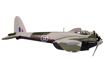 De Havilland Mosquito NF MKII Aircraft "Wing Commander Peter G. Wykeham-Barnes No. 23 Squadron Luqa Malta" (1943) Royal Air Force "Oxford Aviation" Series 1/72 Diecast Model Airplane by Oxford Diecast by Oxford Diecast