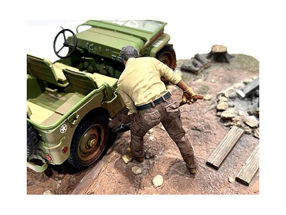 "4X4 Mechanic" Figure 4 for 1/18 Scale Models by American Diorama by American Diorama