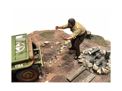 "4X4 Mechanic" Figure 6 for 1/18 Scale Models by American Diorama by American Diorama