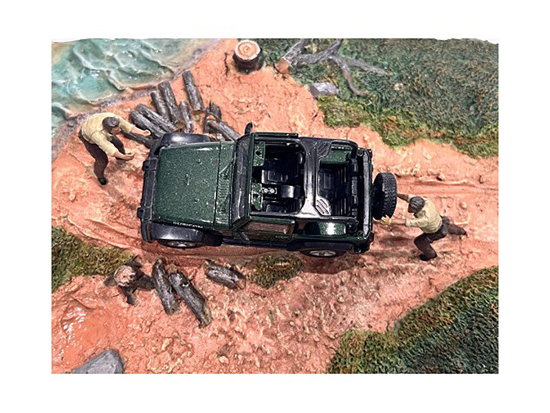 "4X4 Mechanics" 2 Piece Diecast Figure Set 3 for 1/43 Scale Models by American Diorama by American Diorama