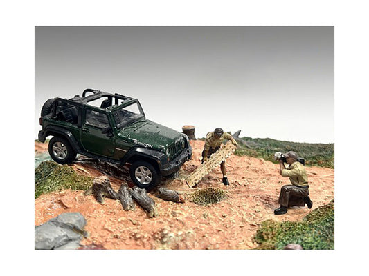 "4X4 Mechanics" 2 Piece Diecast Figure Set 4 for 1/43 Scale Models by American Diorama by American Diorama