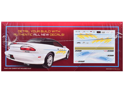 Skill 2 Model Kit 1996 Chevrolet Camaro Z28 Convertible 1/25 Scale Model by AMT by AMT