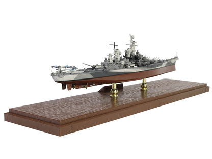 USS Missouri (BB-63) Iowa-class Battleship "Battle of Okinawa" (1945) United States Navy (Full Hull Edition) "Battleship" Series 1/700 Diecast Model by Forces of Valor by Forces Of Valor