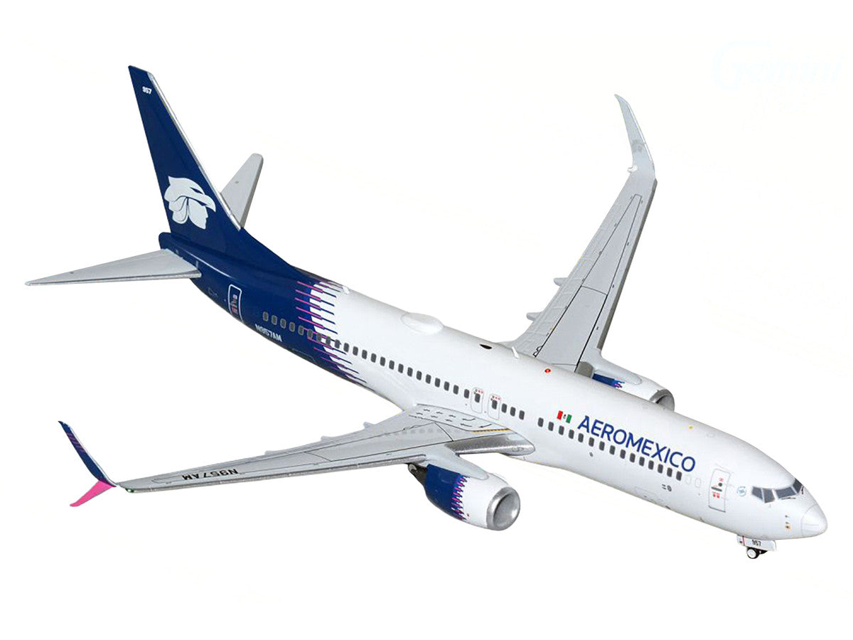Boeing 737-800 Commercial Aircraft "AeroMexico" (N957AM) White with Dark Blue Tail "Gemini 200" Series 1/200 Diecast Model Airplane by GeminiJets by GeminiJets