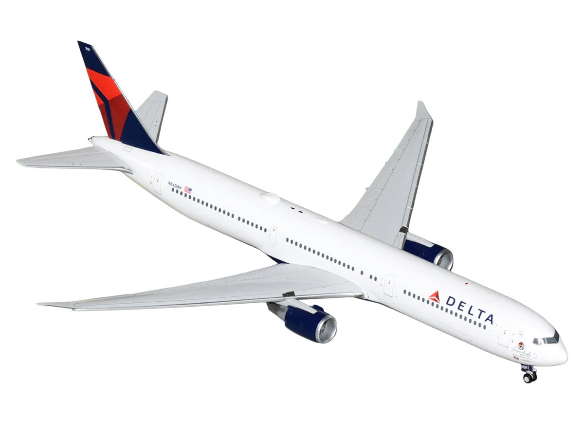 Boeing 767-400ER Commercial Aircraft "Delta Air Lines" (N482MH) White with Blue and Red Tail "Gemini 200" 1/200 Diecast Model Airplane by GeminiJets by GeminiJets