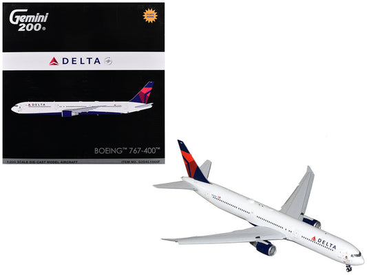 Boeing 767-400ER Commercial Aircraft with Flaps Down "Delta Air Lines" (N482MH) White with Blue and Red Tail "Gemini 200" Series 1/200 Diecast Model Airplane by GeminiJets by GeminiJets