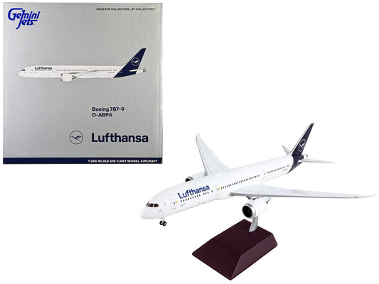 Boeing 787-9 Commercial Aircraft "Lufthansa" White with Blue Tail "Gemini 200" Series 1/200 Diecast Model Airplane by GeminiJets by GeminiJets