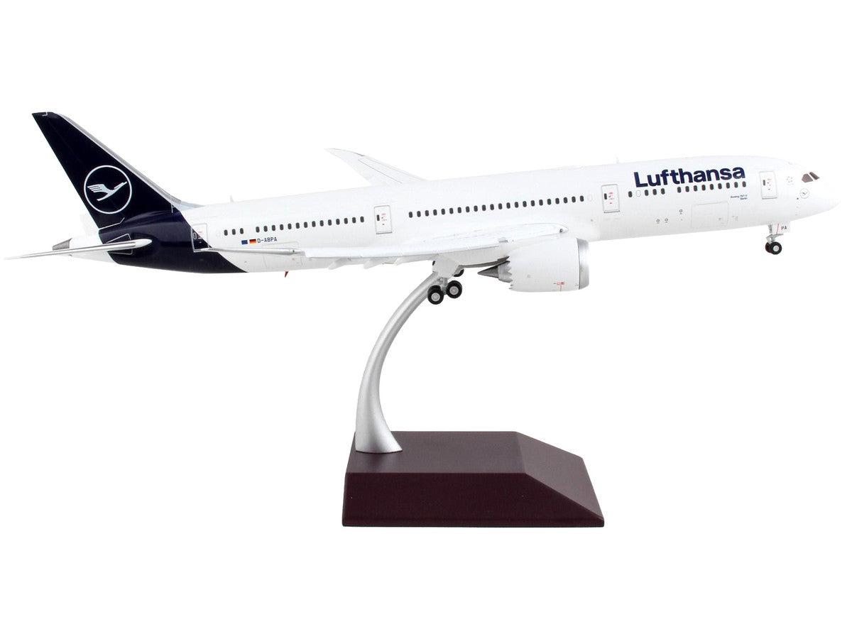 Boeing 787-9 Commercial Aircraft with Flaps Down "Lufthansa" White with Blue Tail "Gemini 200" Series 1/200 Diecast Model Airplane by GeminiJets by GeminiJets