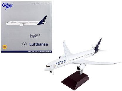 Boeing 787-9 Commercial Aircraft with Flaps Down "Lufthansa" White with Blue Tail "Gemini 200" Series 1/200 Diecast Model Airplane by GeminiJets by GeminiJets