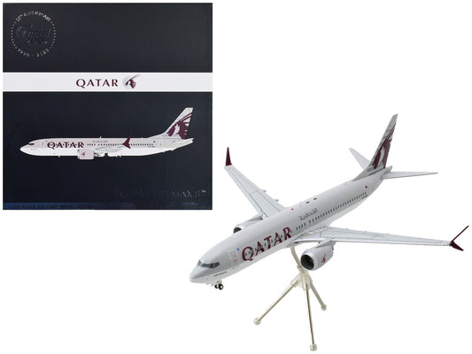 Boeing 737 MAX 8 Commercial Aircraft "Qatar Airways" Gray and White with Tail Graphics "Gemini 200" Series 1/200 Diecast Model Airplane by GeminiJets by GeminiJets