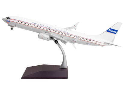 Boeing 737-900ER Commercial Aircraft with Flaps Down "Continental Airlines - United Airlines" (N75435) White with Red and Blue Stripes "Gemini 200" Series 1/200 Diecast Model Airplane by GeminiJets by GeminiJets