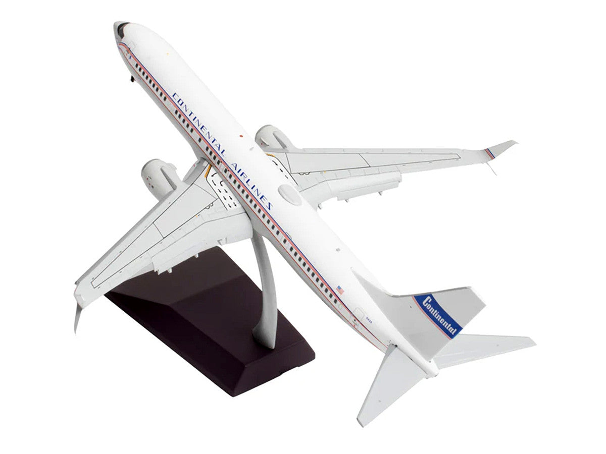 Boeing 737-900ER Commercial Aircraft with Flaps Down "Continental Airlines - United Airlines" (N75435) White with Red and Blue Stripes "Gemini 200" Series 1/200 Diecast Model Airplane by GeminiJets by GeminiJets