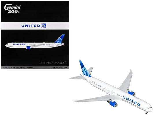 Boeing 767-400 Commercial Aircraft "United Airlines" (N76064) White with Blue Tail Graphics "Gemini 200" Series 1/200 Diecast Model Airplane by GeminiJets by GeminiJets