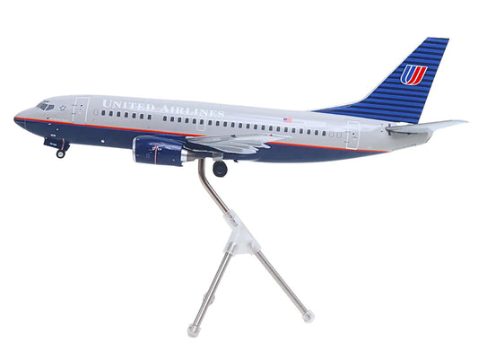 Boeing 737-500 Commercial Aircraft "United Airlines - Classic 737 Series" (N936UA) Gray with Blue Tail "Gemini 200" Series 1/200 Diecast Model Airplane by GeminiJets by GeminiJets