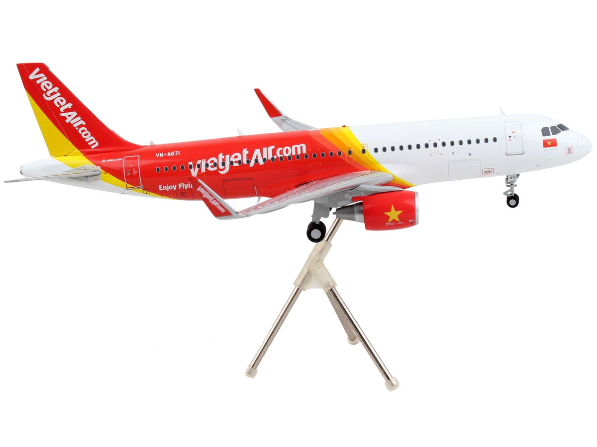 Airbus A320 Commercial Aircraft "VietJet Air" White and Red "Gemini 200" Series 1/200 Diecast Model Airplane by GeminiJets by GeminiJets