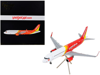 Airbus A320 Commercial Aircraft "VietJet Air" White and Red "Gemini 200" Series 1/200 Diecast Model Airplane by GeminiJets by GeminiJets